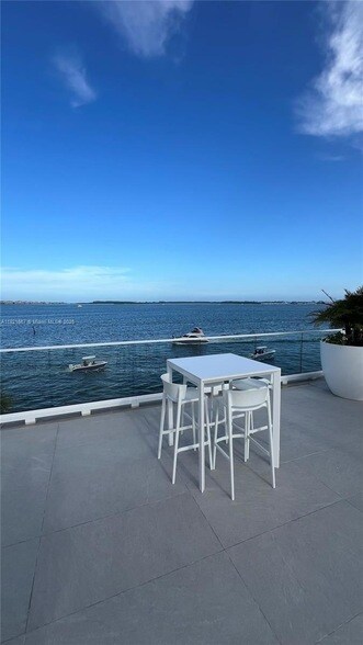 Building Photo - 770 Claughton Island Dr