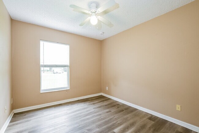 Building Photo - 1524 Lalique Ln