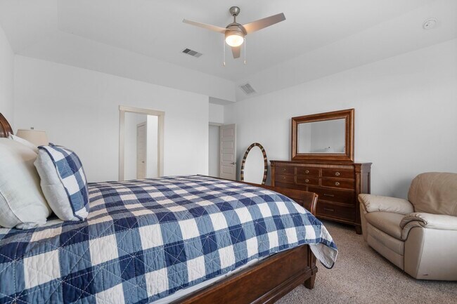 Building Photo - 28410 Hannahs Harbor Ln