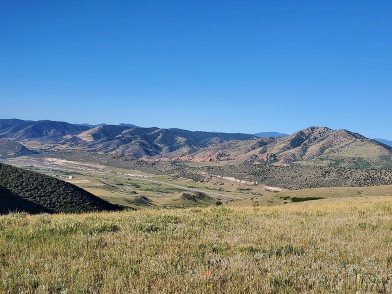 5 minute drive away to Green Mountain - 965 S Parfet Way
