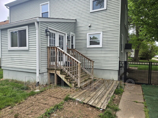 Building Photo - 4224 Briarwood Rd