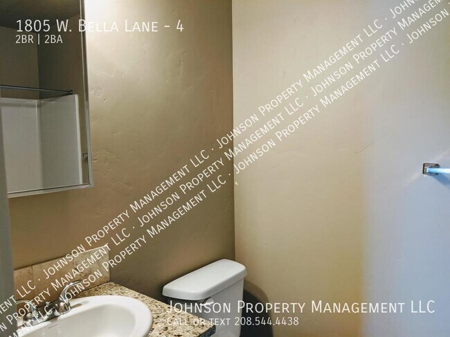 Building Photo - 1805 W Bella Ln