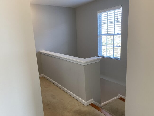 Building Photo - 13851 Palisades St