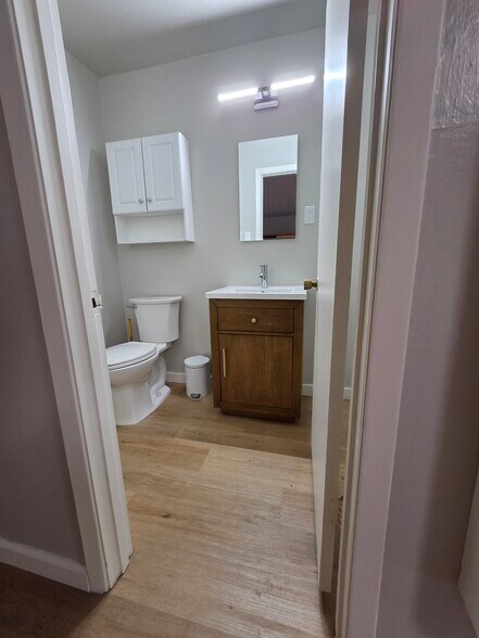 Building Photo - 1907 Greenwich St