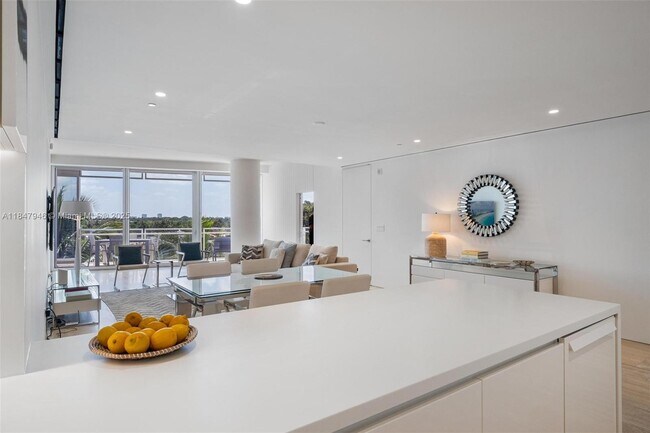 Building Photo - 9001 Collins Ave