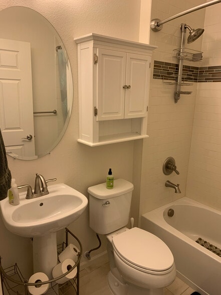 Building Photo - 15102 E Batavia Pl