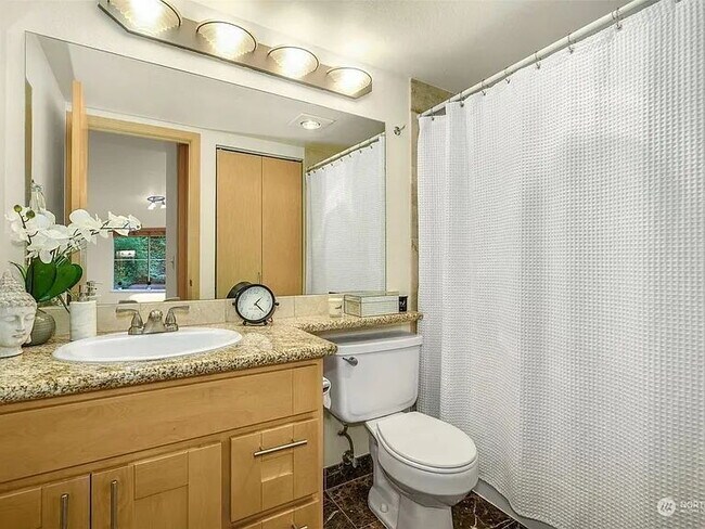 Building Photo - "Charming 1-Bedroom Haven in Seattle's Vibrant West Seattle Neighborhood!"
