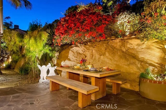 Building Photo - 1020 Skyline Dr