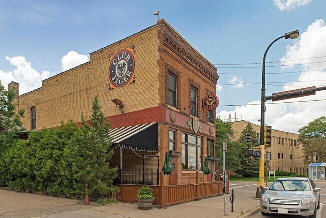 Building Photo - 404 N Washington Ave