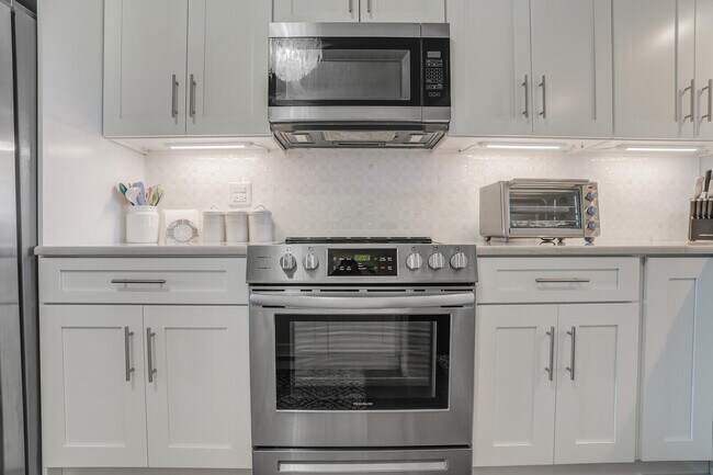Building Photo - 801 Seafarer Cir