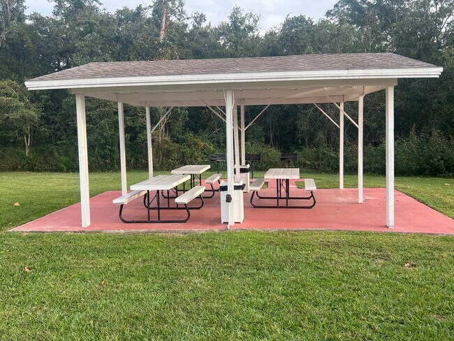 Building Photo - 2456 Sweetwater Club Cir