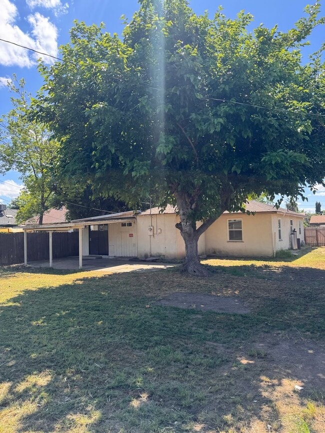 Building Photo - Beautifully Updated 4/2 in Old Fig