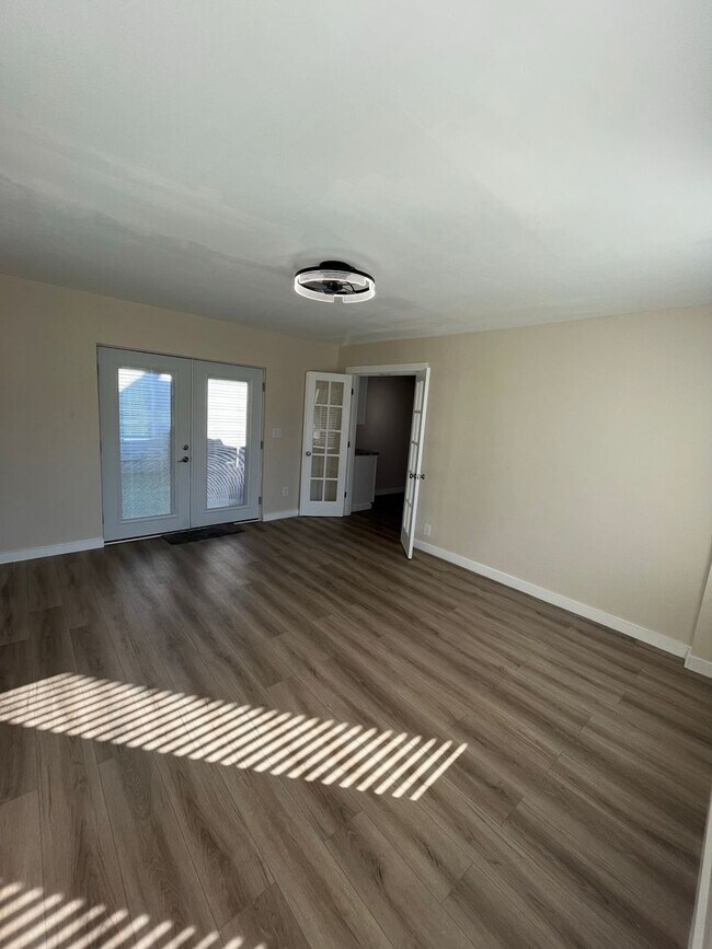 Building Photo - 5090 Silver Bow Dr
