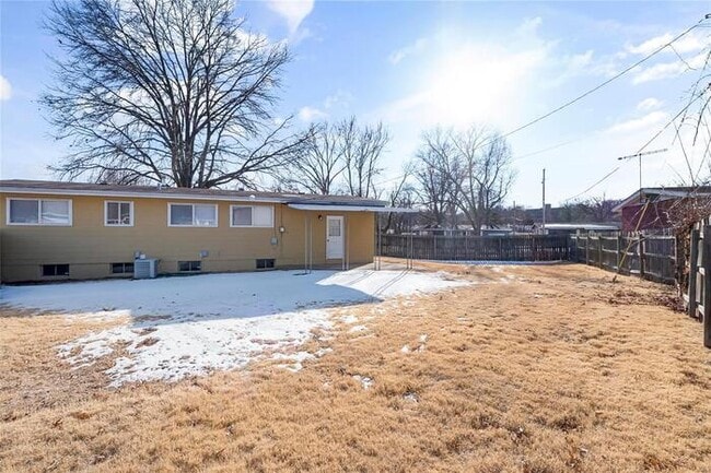 Building Photo - Fantastic 3bd/1ba home! Let yourself in!