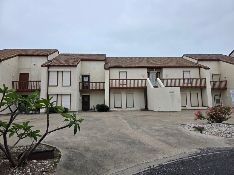 Building Photo - 15337 Bonasse Ct