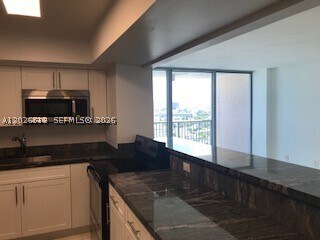 Building Photo - 2655 Collins Ave