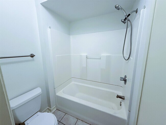 Building Photo - 6902 Sandy Knolls Dr