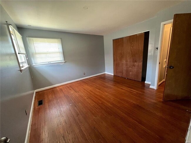 Building Photo - 1565 Zurich Dr