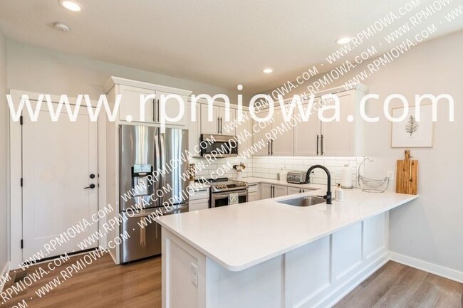 Building Photo - 10097 Stark Dr