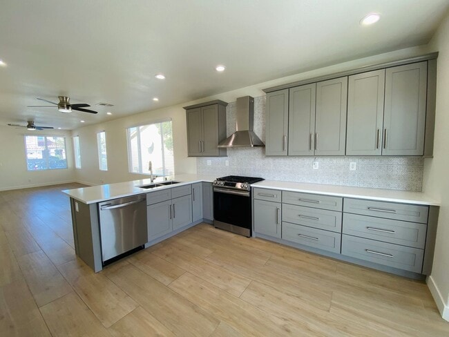 Building Photo - Beautiful single story in the Southwest! Quiet, secluded, and gated Sequoia community with park!