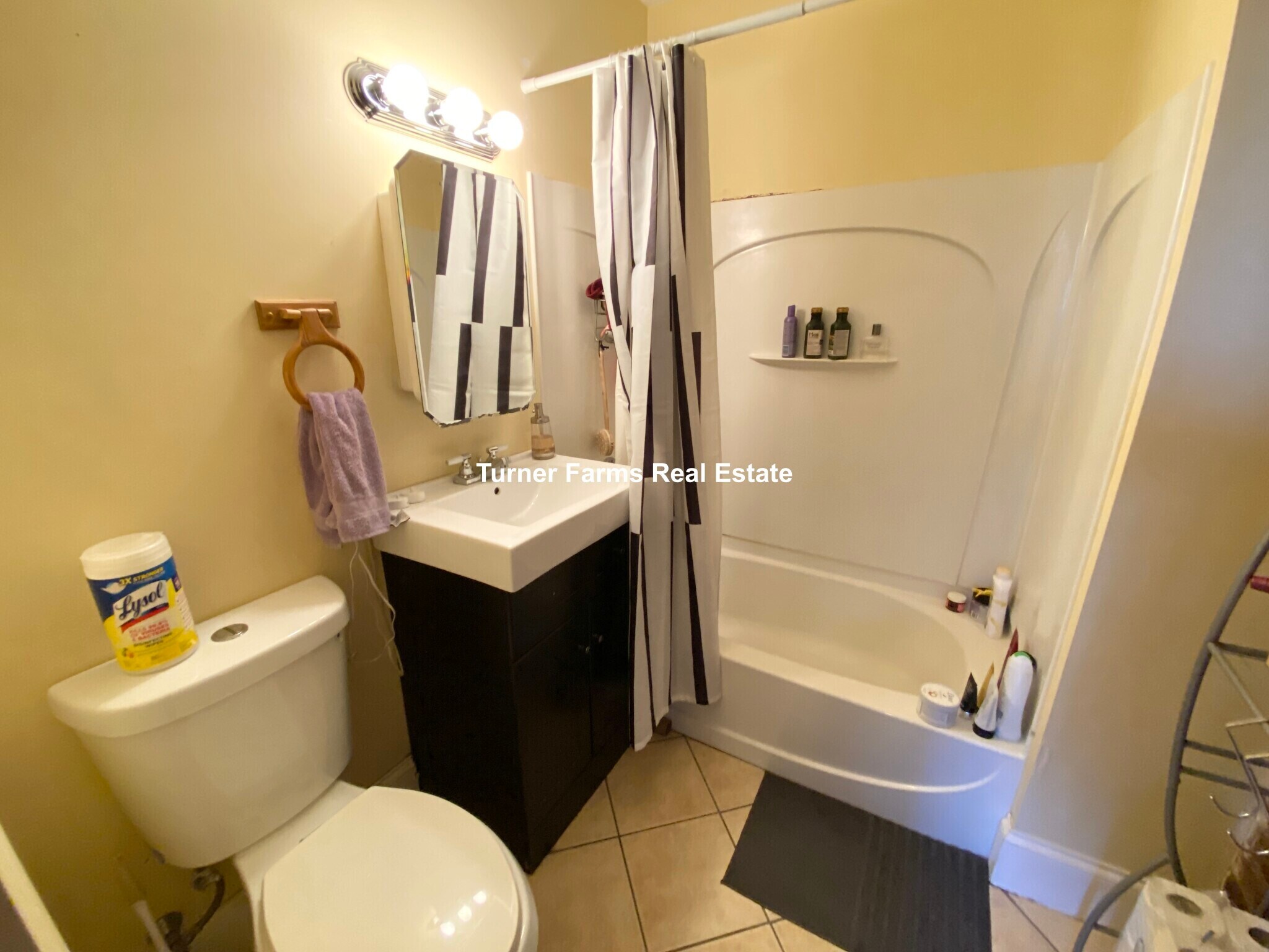 Building Photo - 43 Hillside St