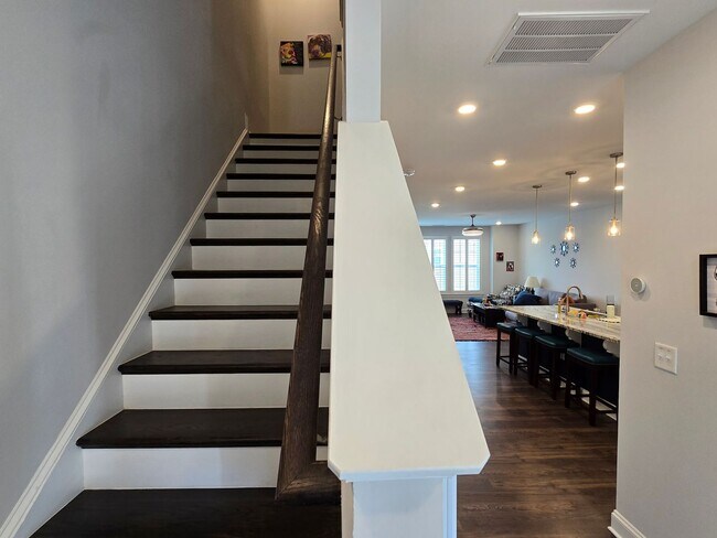 Building Photo - 1207 Falling Rock Pl