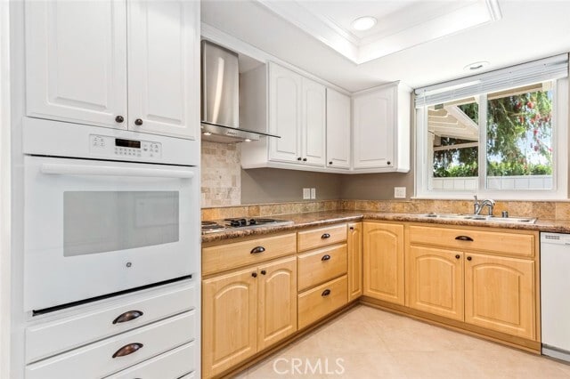 Building Photo - 703 Avenida Sevilla