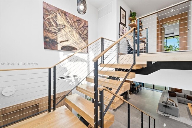 Building Photo - 8625 NE 10th Ave