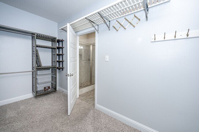 Building Photo - 1013 Silverbell Cv