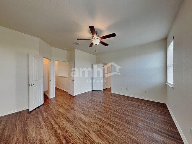 Building Photo - 2734 Lillybrook Ln