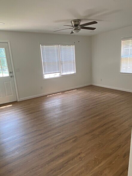 Building Photo - 1102 Maple Creek Rdg