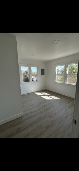 Building Photo - 1270 N 8th St