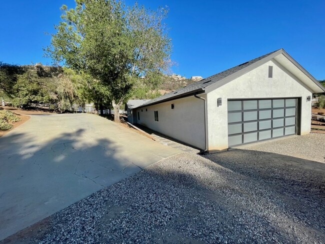 Primary Photo - Gorgeous Home In Blossom Valley Home with ...