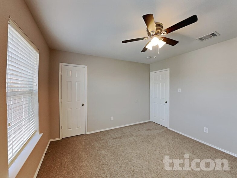 Building Photo - 156 Jefferson Dr