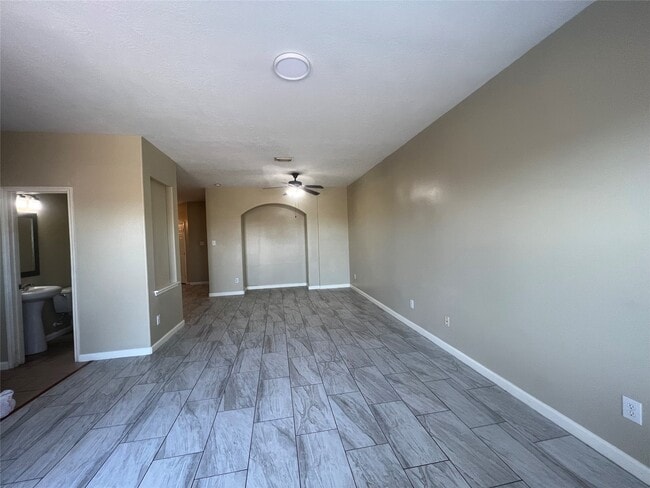 Building Photo - 11618 Champions Green Dr