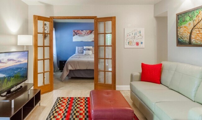 Building Photo - Pool-Side Condo in a Gated Community in Mapleton Hill!