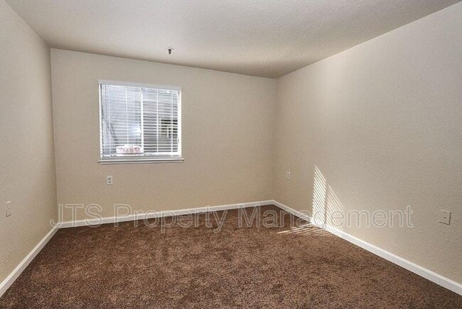 Building Photo - 1019 Dornajo Way