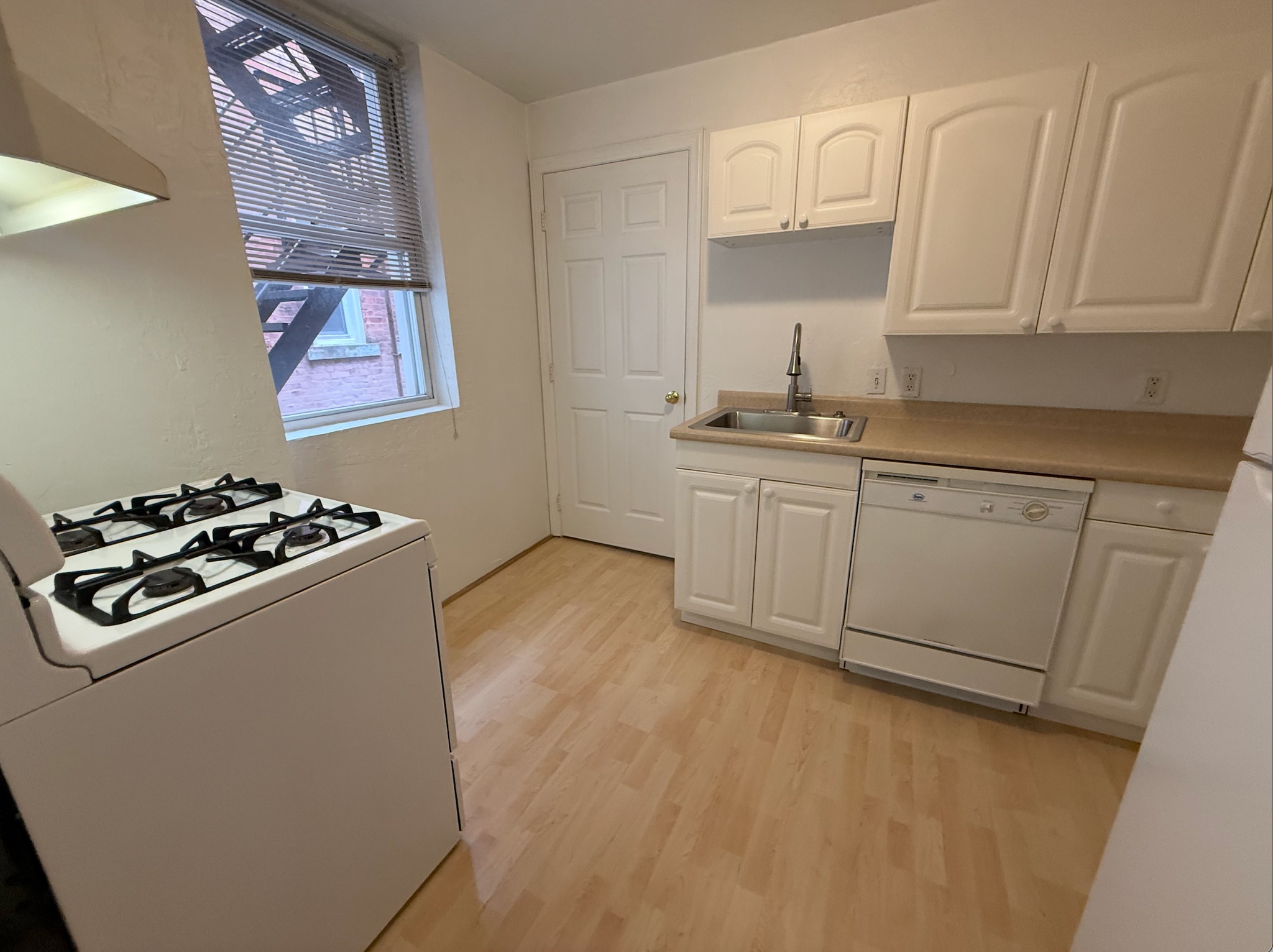 Kitchen - 3615 Dawson St