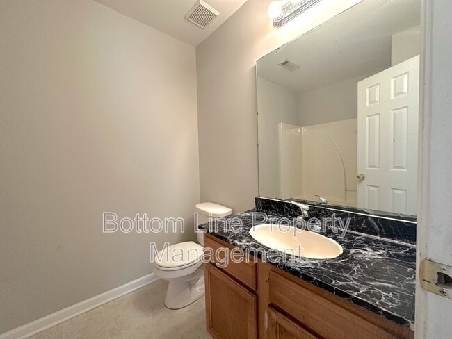 Building Photo - 424 Winding Canyon Dr