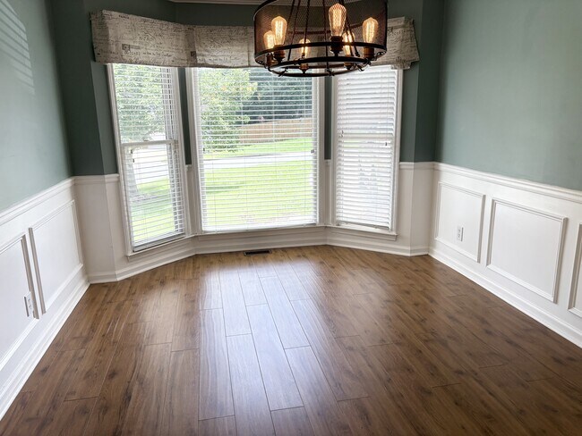 Building Photo - 501 Hearthstone Ridge