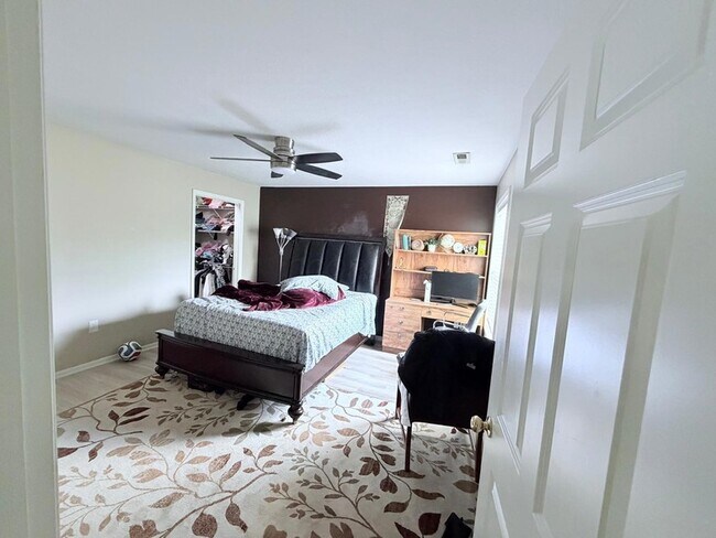 Building Photo - 5172 Vinings Bend