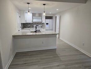 Building Photo - 200 Towne Overlook Dr