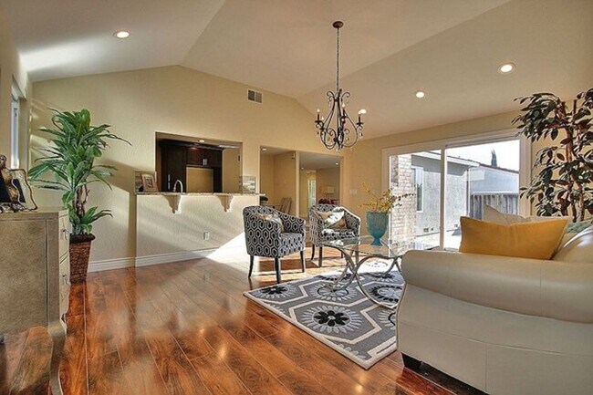 Building Photo - 118 Pagosa Way