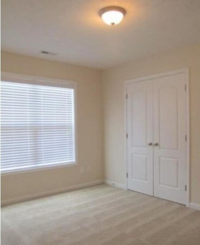 Building Photo - 2631 Green Heron Dr