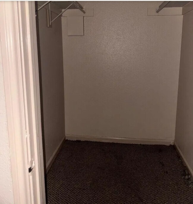 Building Photo - 6108 Abrams Rd