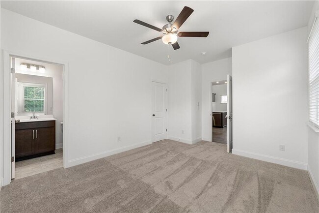 Building Photo - 8715 Chesford Grv