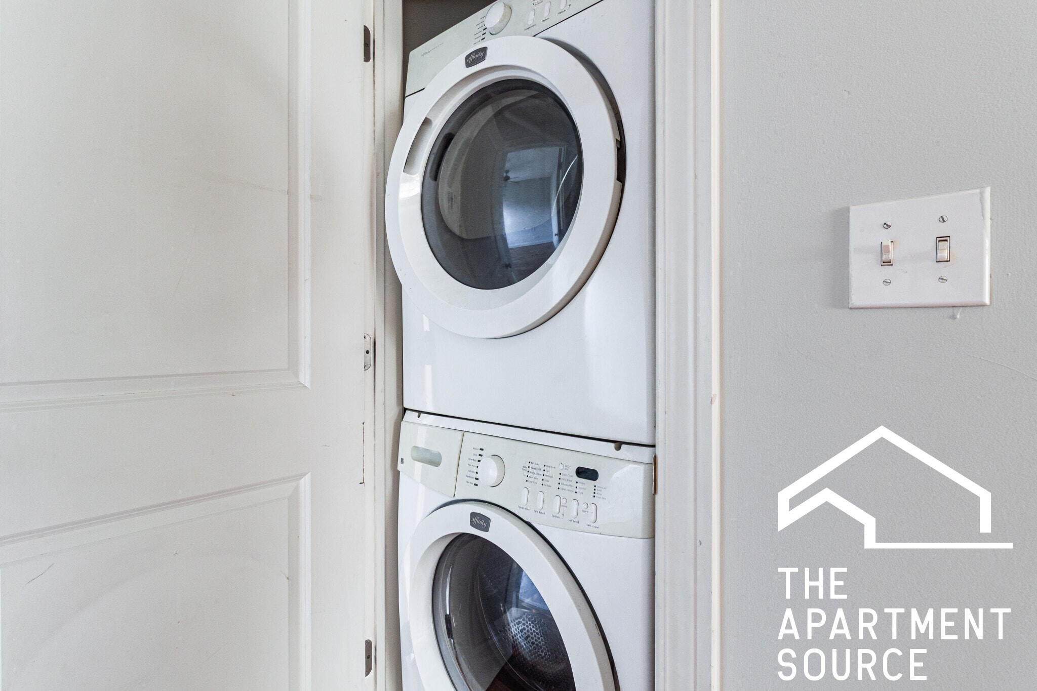 Building Photo - 736 W Addison St