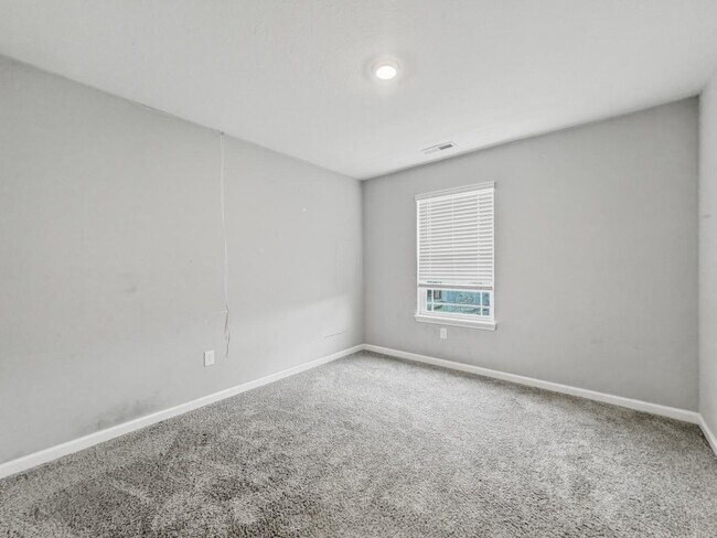 Building Photo - 2557 Plano Dr