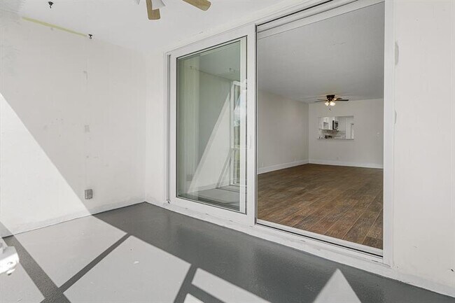 Building Photo - 2691 S Course Dr