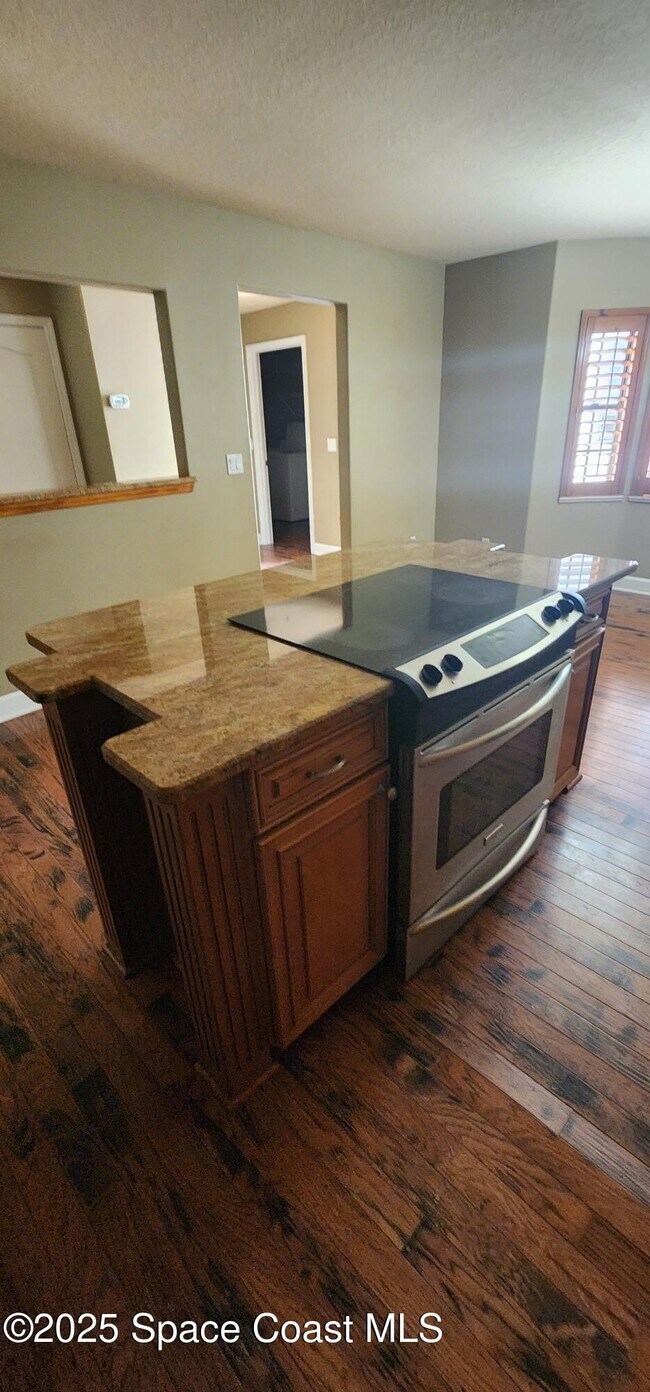 Building Photo - 2577 Sykes Creek Dr